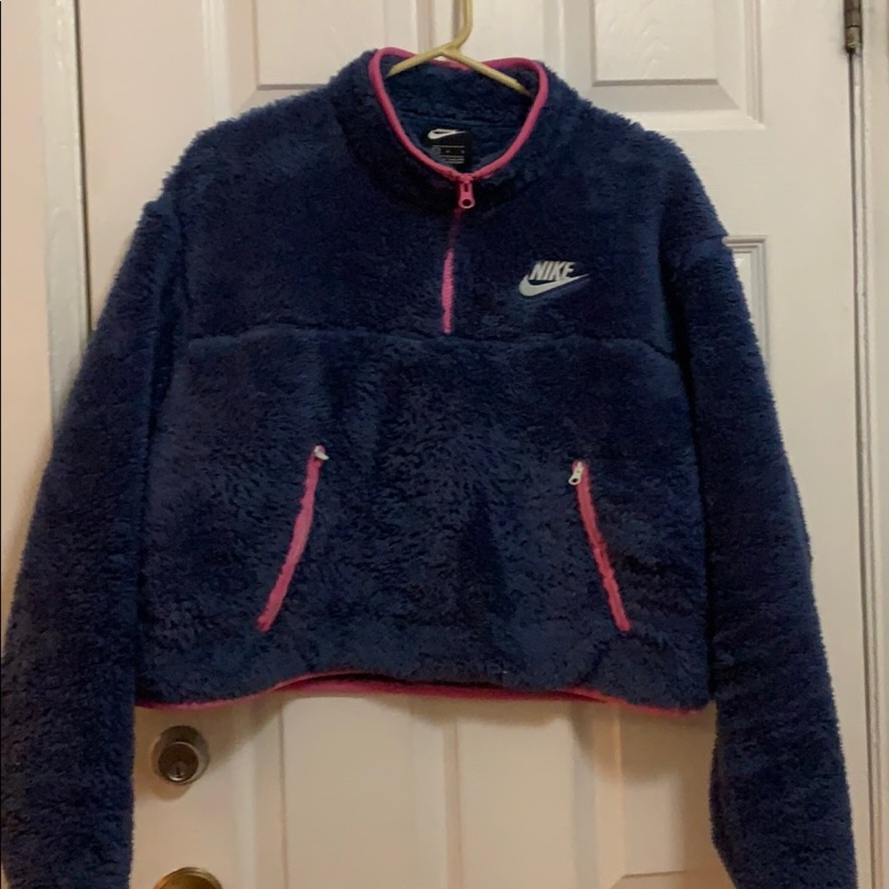 Nike cropped fleece blue with pink trim